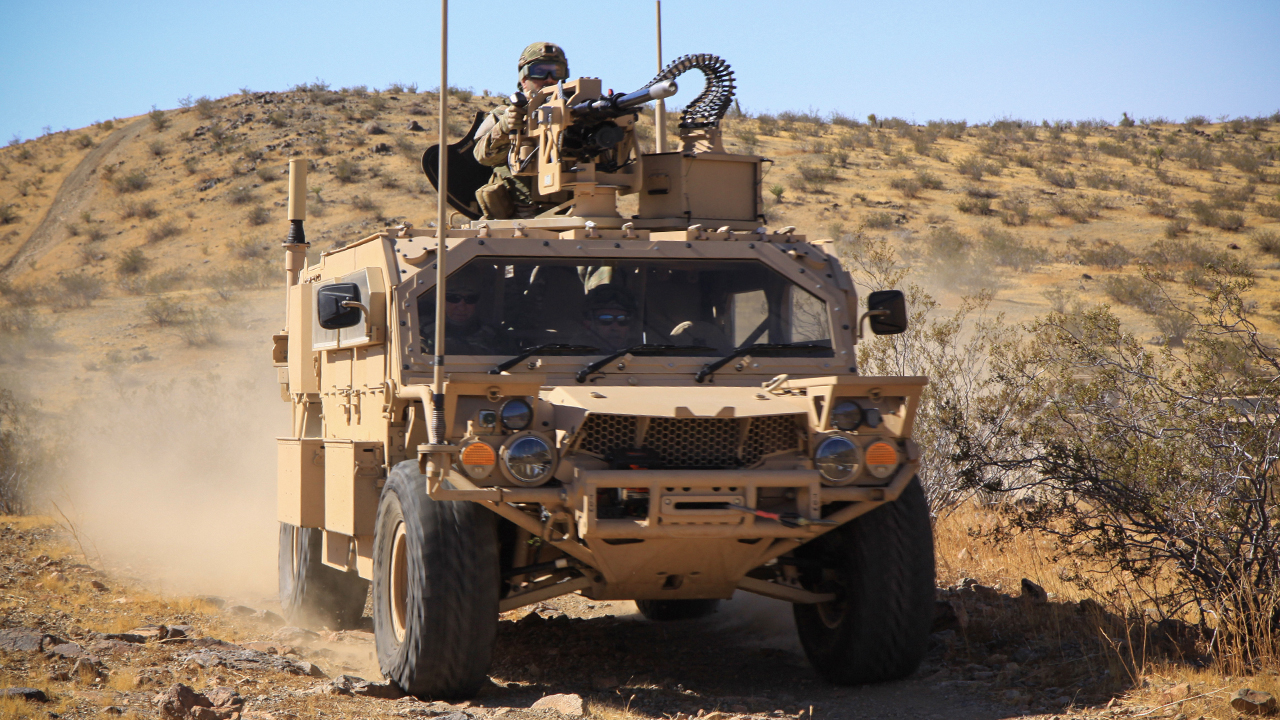 Flyer Defense Videos of Flyer 60 and Flyer 72 tactical vehicles